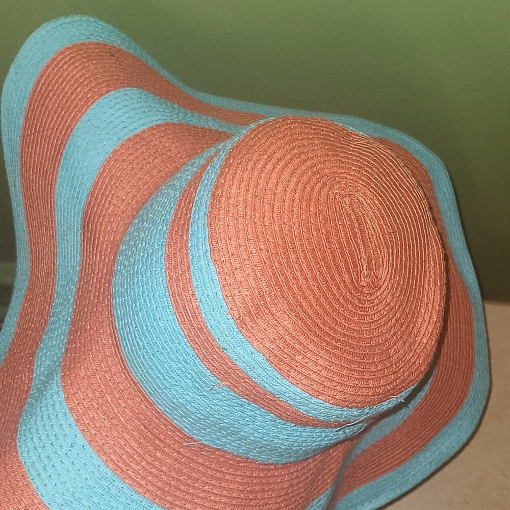 Hat - Picture 4 of 4
